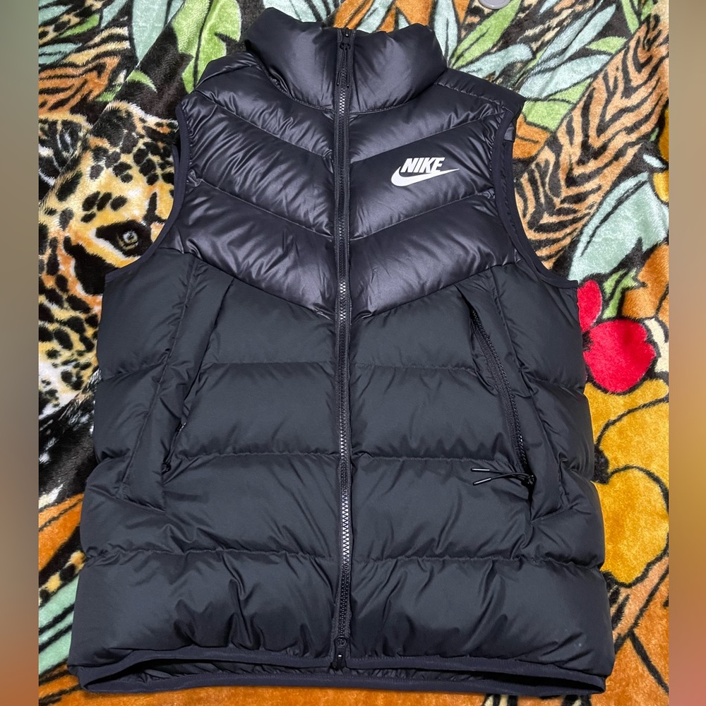 Men’s Nike Puffer Vest size Small